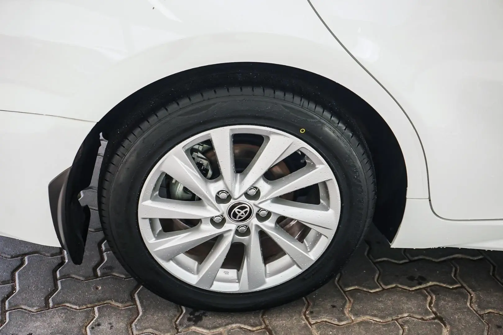 2021 Toyota Camry Gallery Image 16