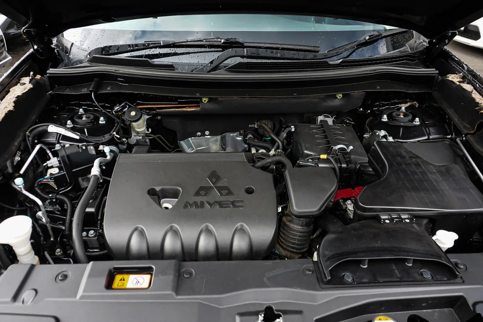 2017 Mitsubishi Outlander Gallery Image 24