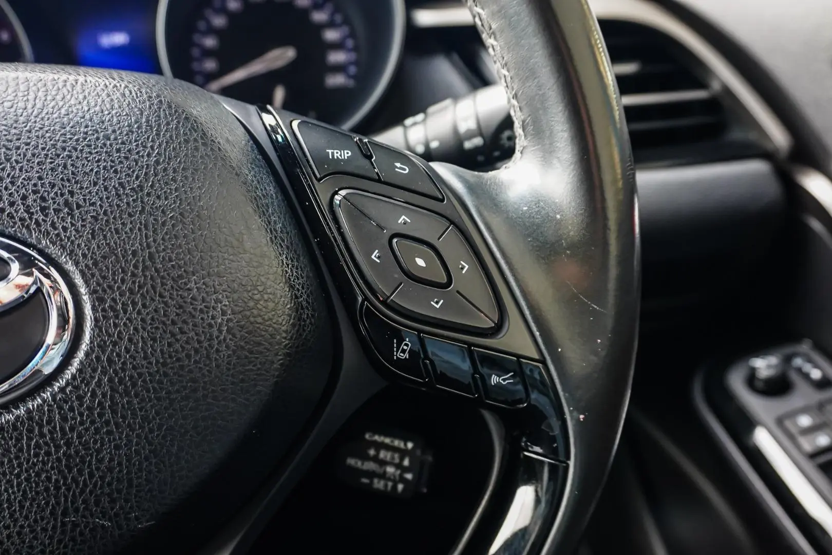 2019 Toyota C-HR Gallery Image 22