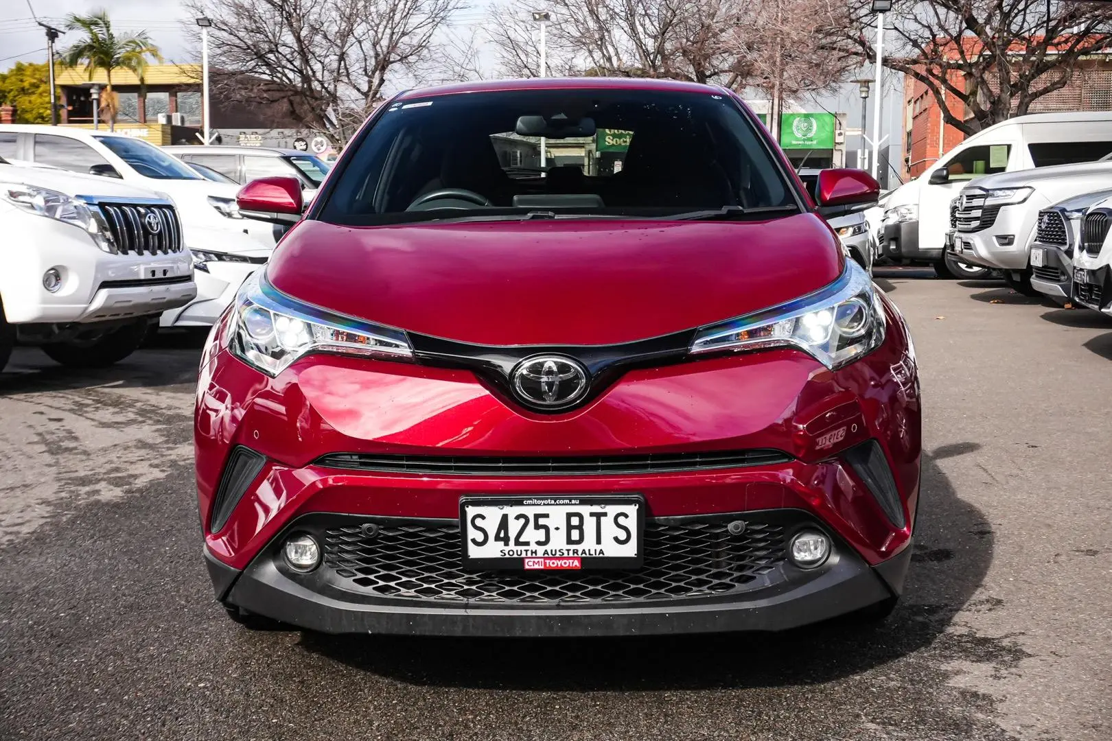 2017 Toyota C-HR Gallery Image 5