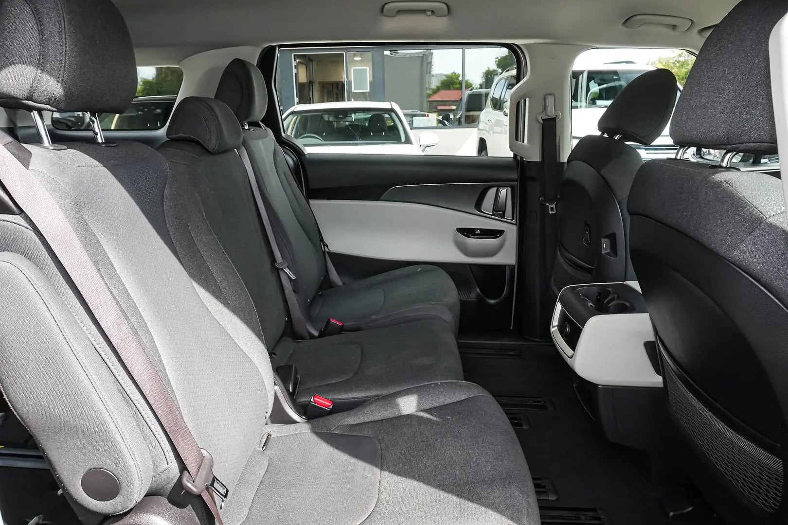 2022 Kia Carnival Gallery Image 14