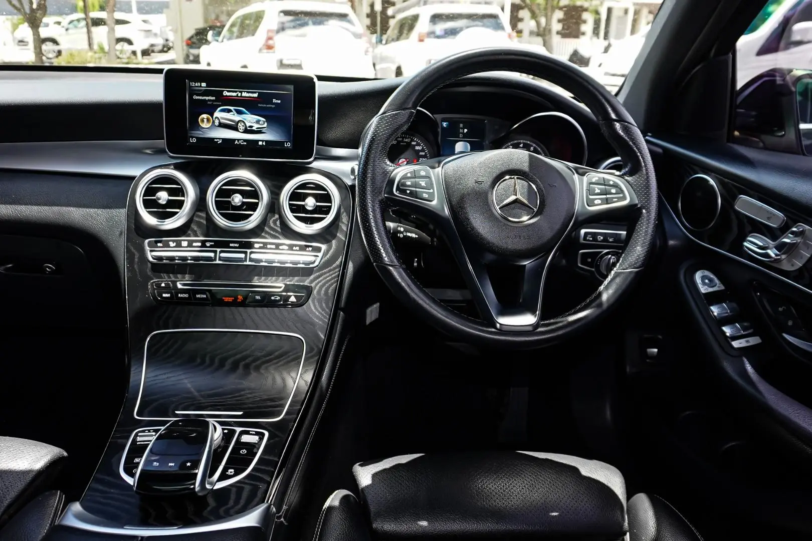 2019 Mercedes-Benz GLC-Class Gallery Image 9