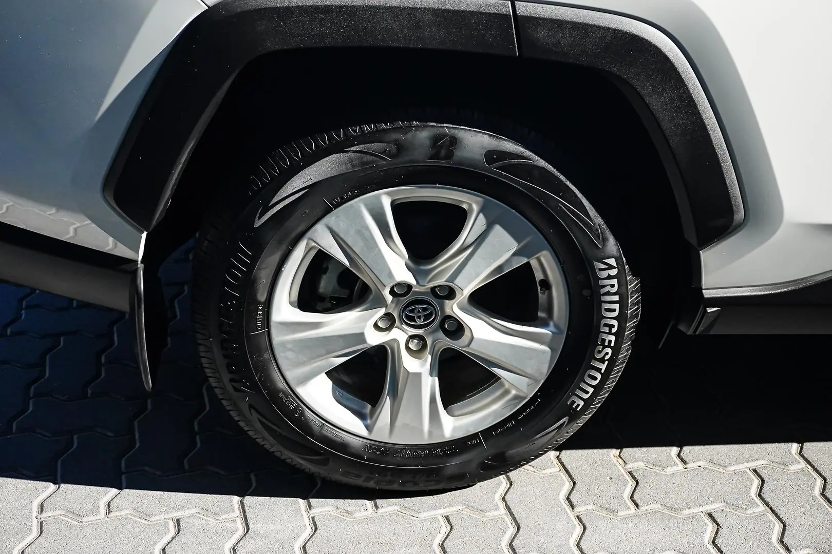 2020 Toyota RAV4 Gallery Image 15