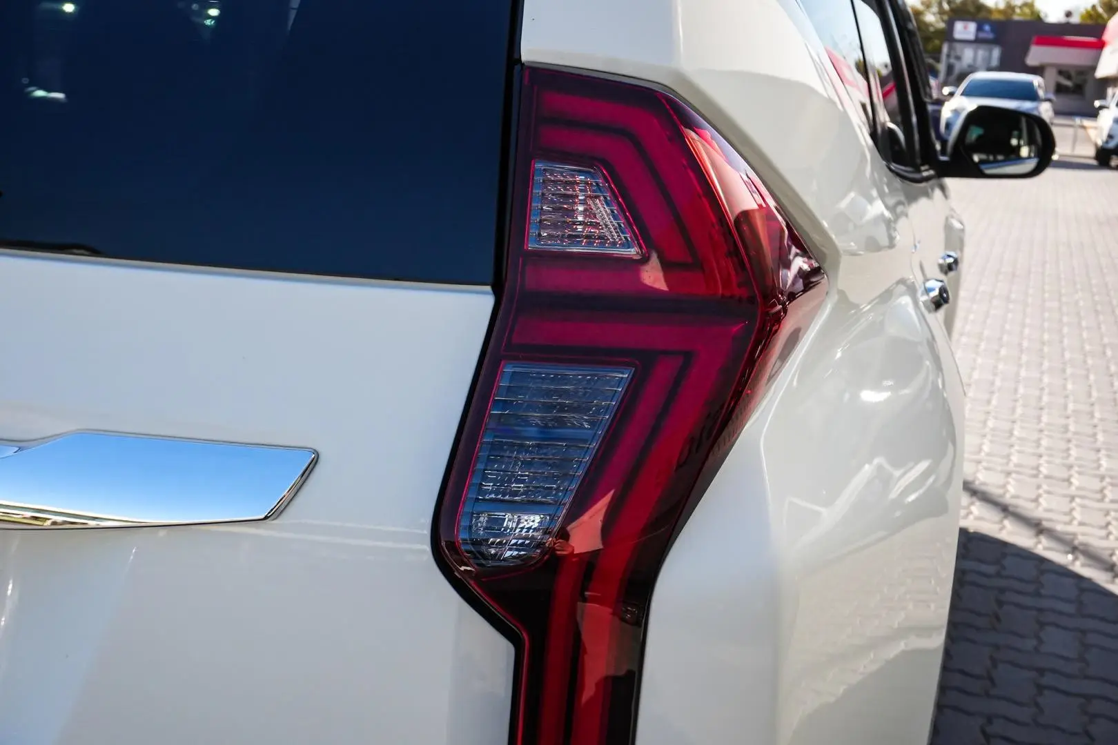 2022 Mitsubishi Pajero Sport Gallery Image 14