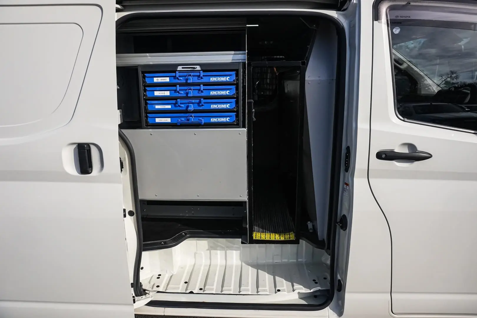 2019 Toyota Hiace Gallery Image 8