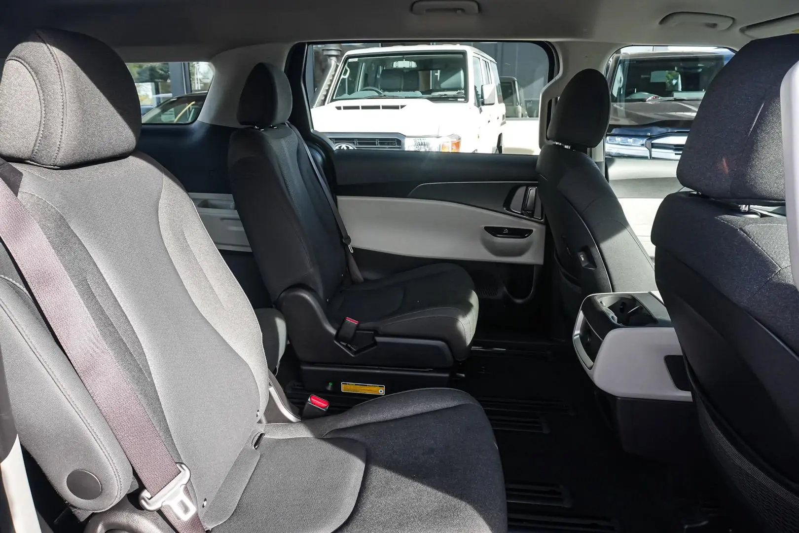 2023 Kia Carnival Gallery Image 7