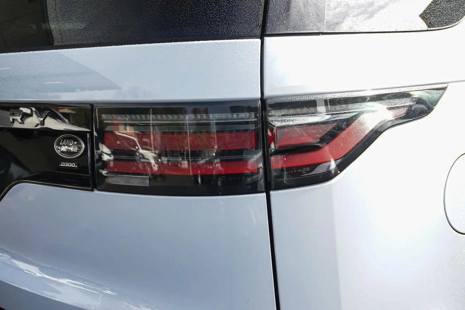 2021 Land Rover Discovery Gallery Image 16