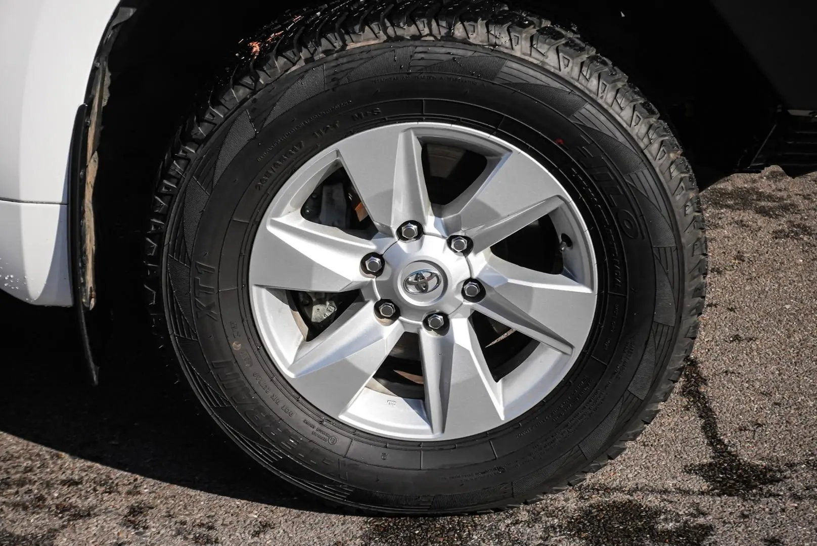 2021 Toyota Landcruiser Prado Gallery Image 13