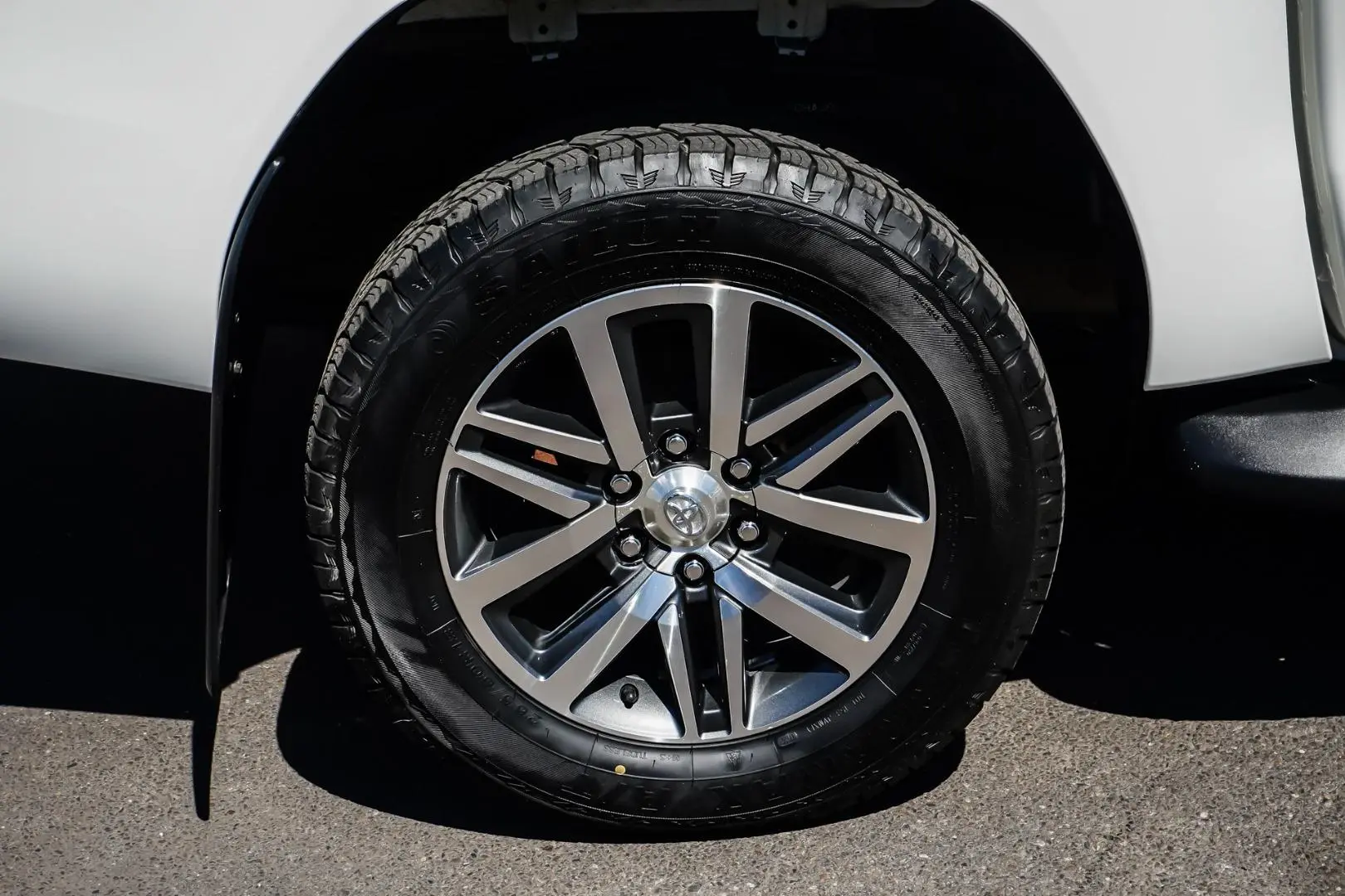 2020 Toyota Hilux Gallery Image 18