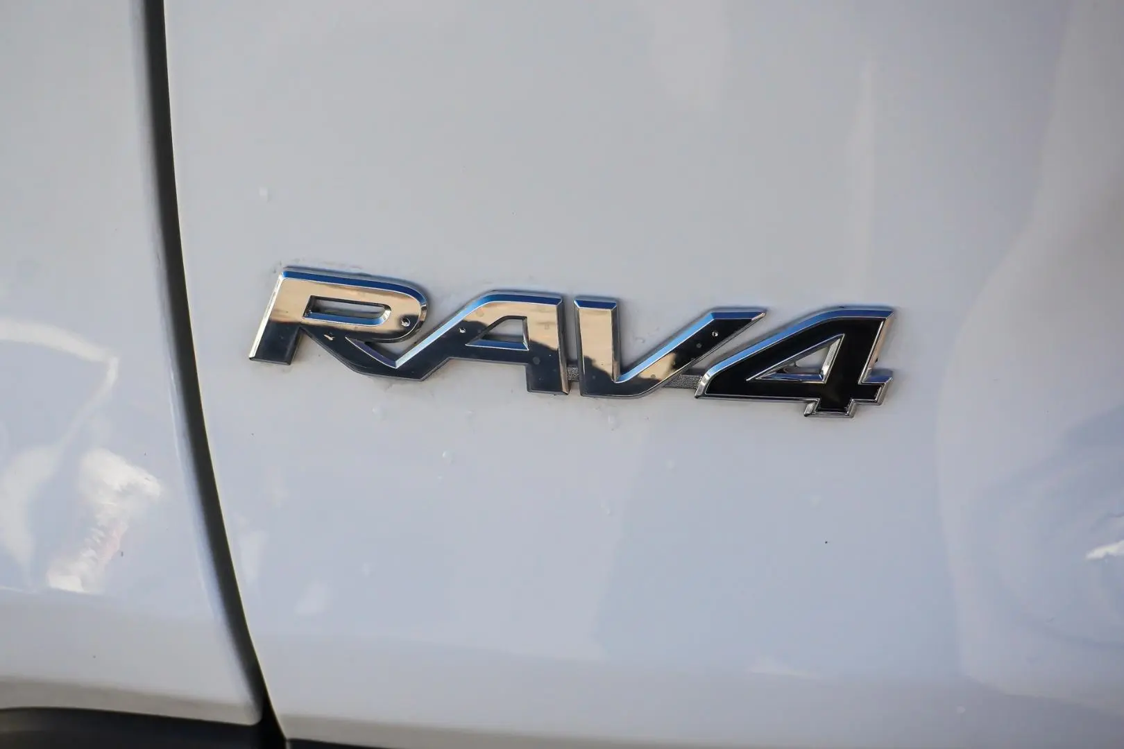 2020 Toyota RAV4 Gallery Image 15