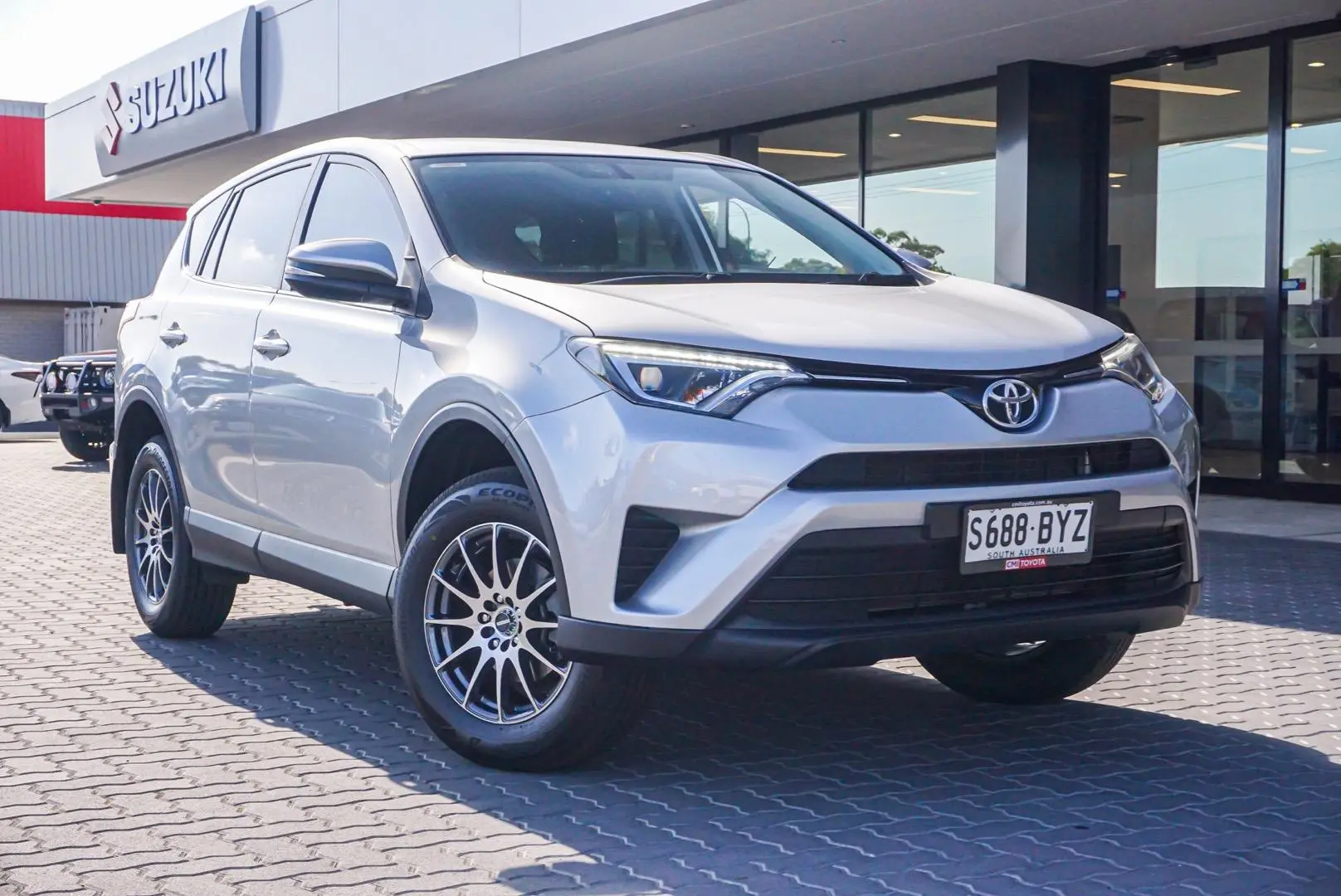 2016 Toyota Rav4 Gallery Image 1