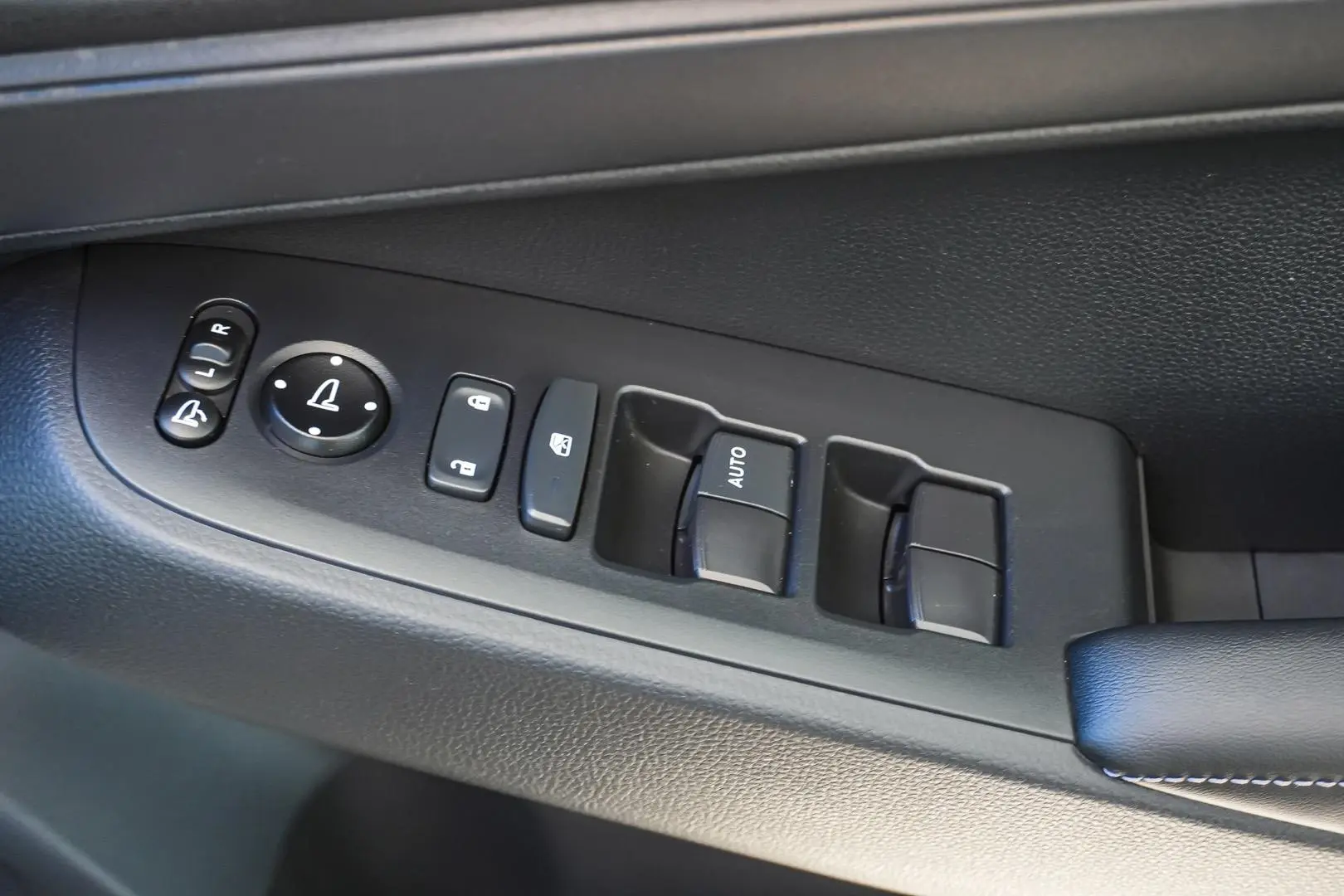 2024 Honda HR-V Gallery Image 18