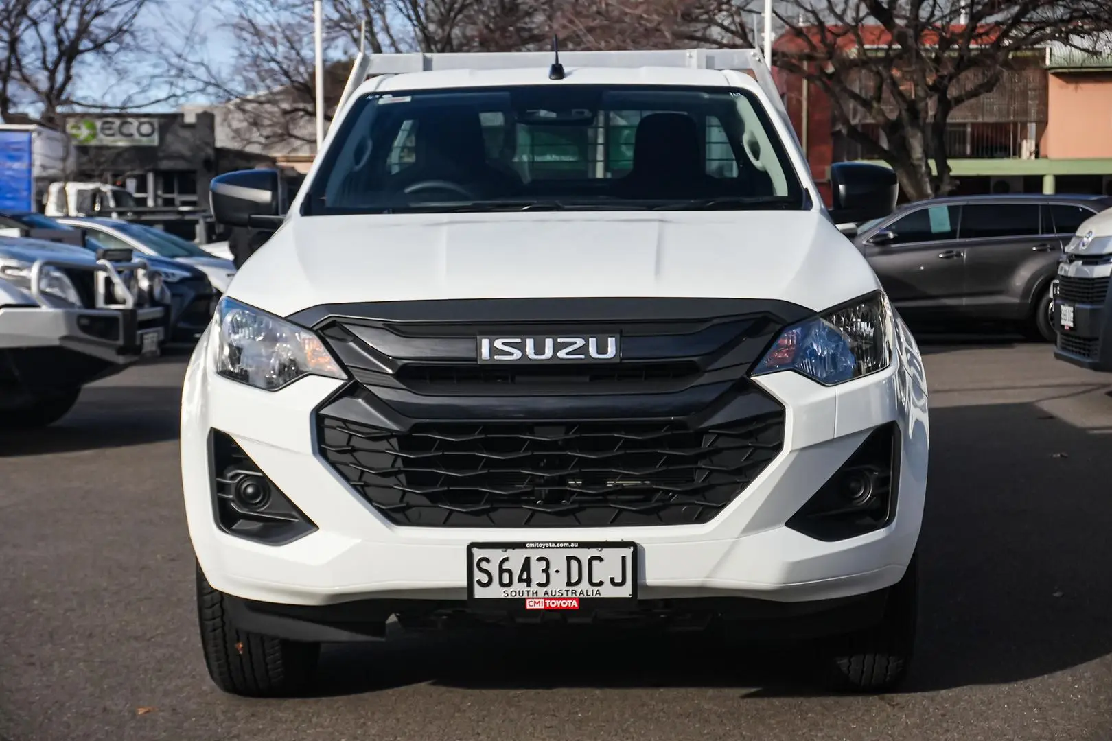 2024 Isuzu D-MAX Gallery Image 4