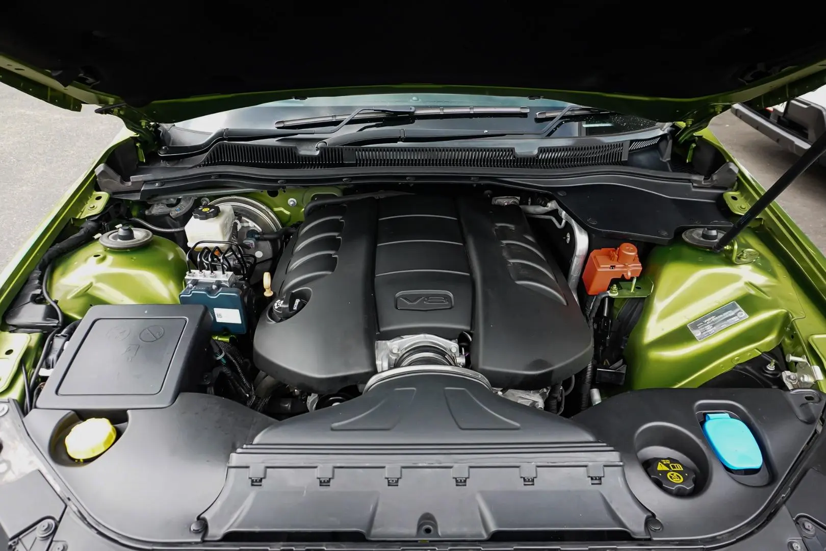 2016 Holden Commodore Gallery Image 27