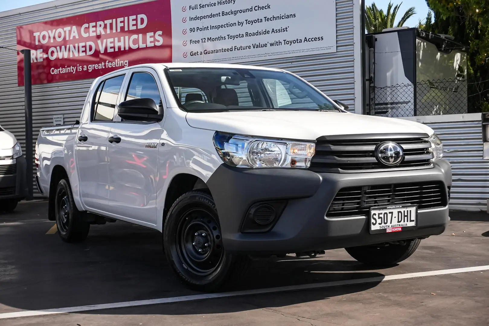 2022 Toyota Hilux Gallery Image 2