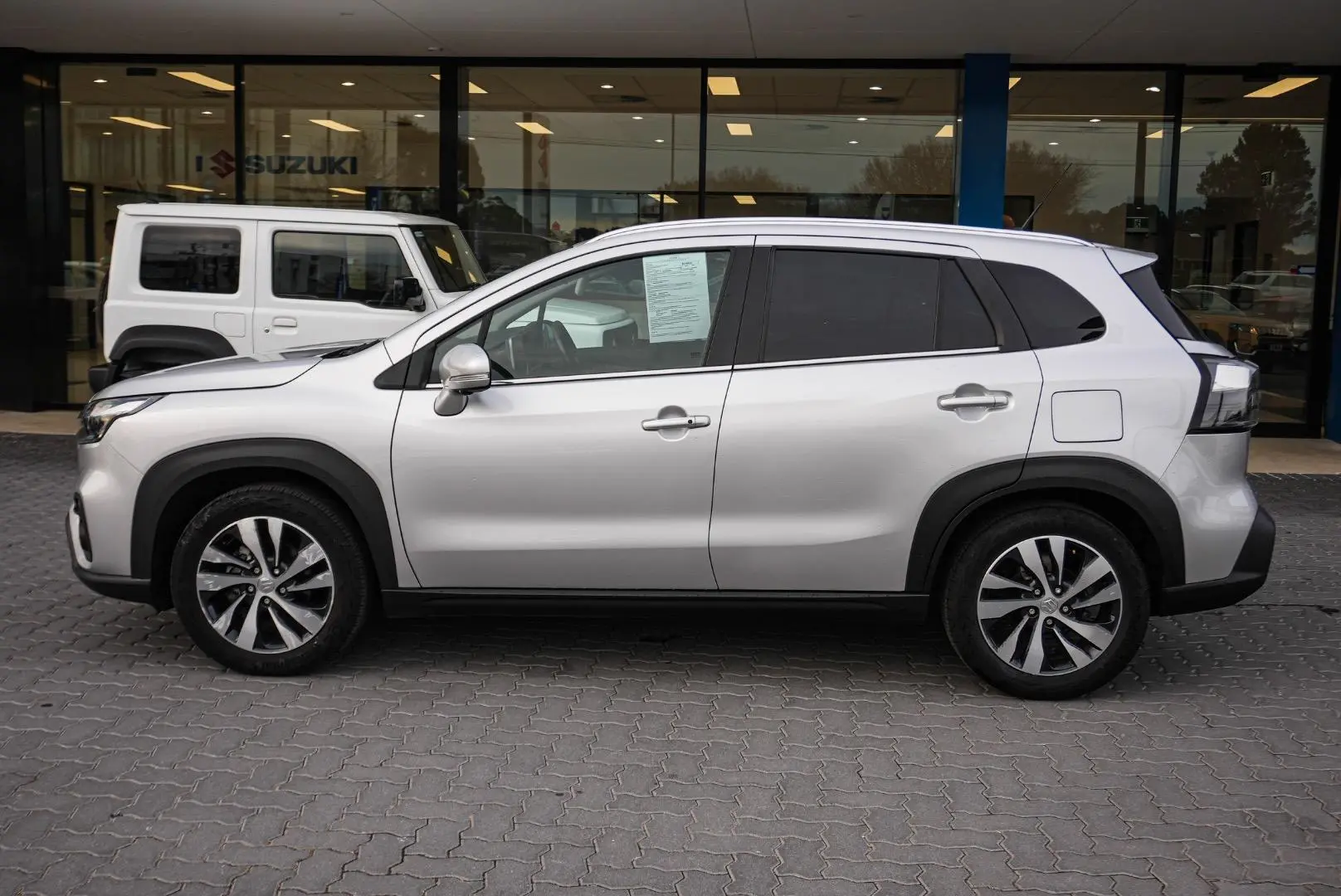 2023 Suzuki S-Cross Gallery Image 4