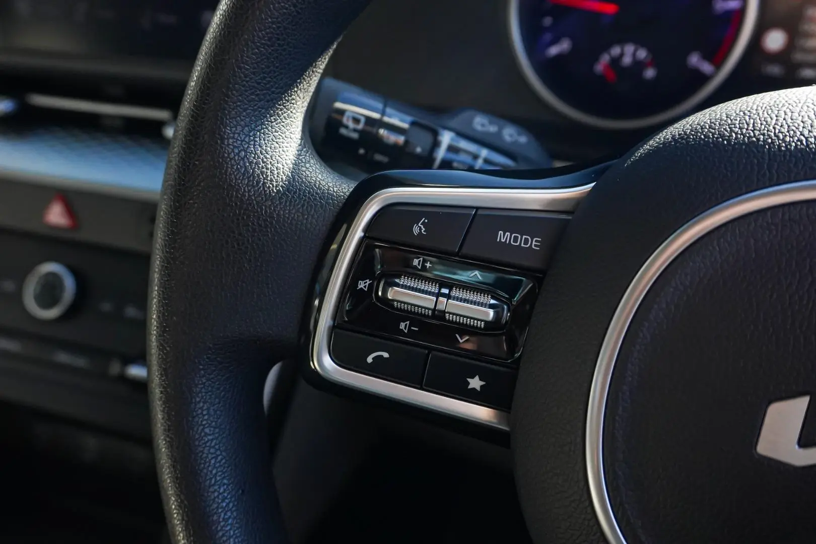 2022 Kia Carnival Gallery Image 19