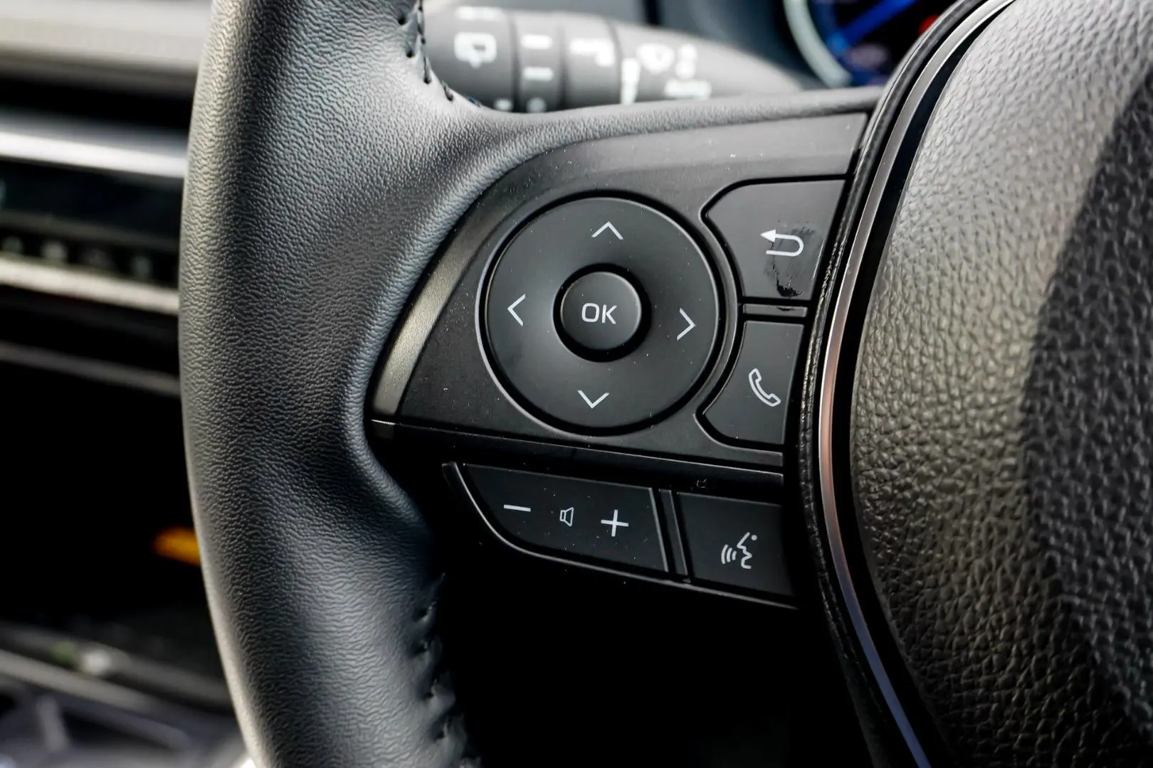 2025 Toyota RAV4 Gallery Image 20