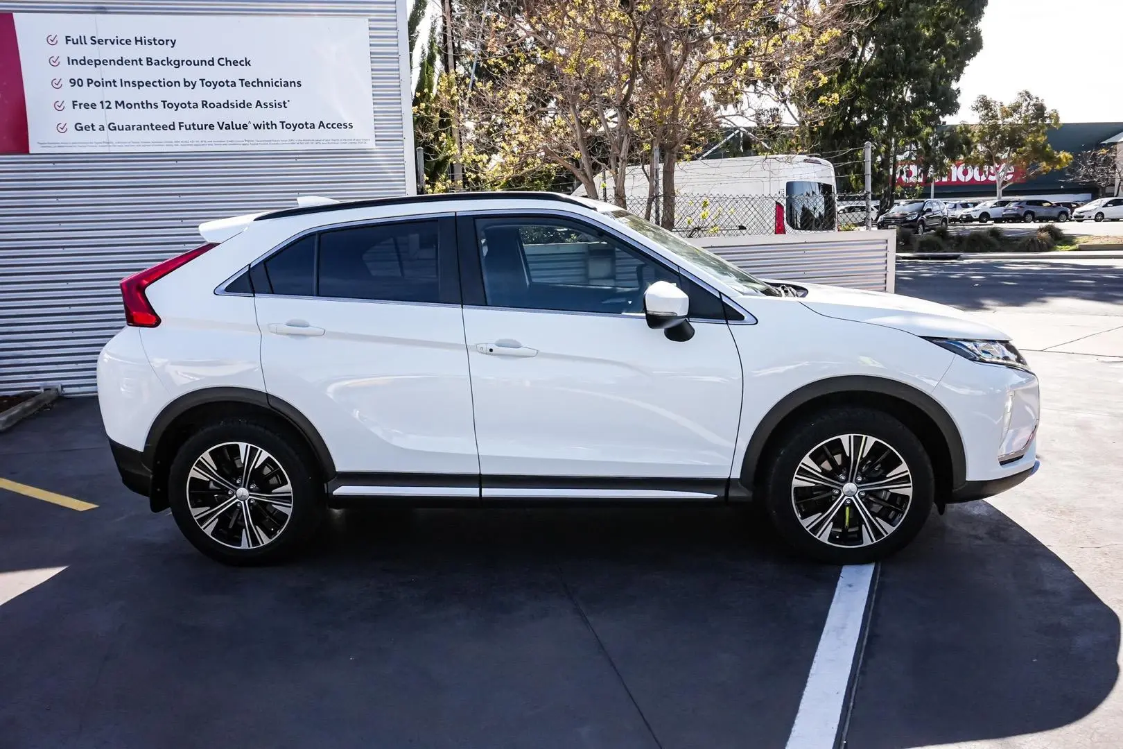 2020 Mitsubishi Eclipse Cross Gallery Image 4