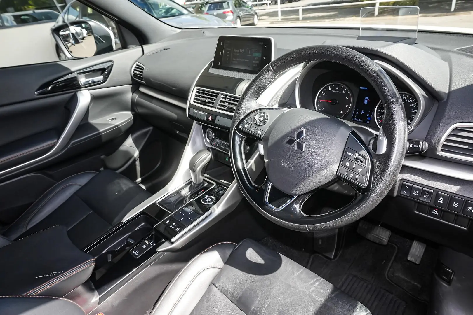 2019 Mitsubishi Eclipse Cross Gallery Image 7