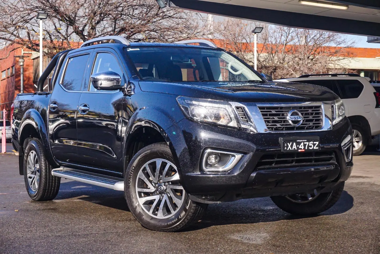 2020 Nissan Navara Gallery Image 2