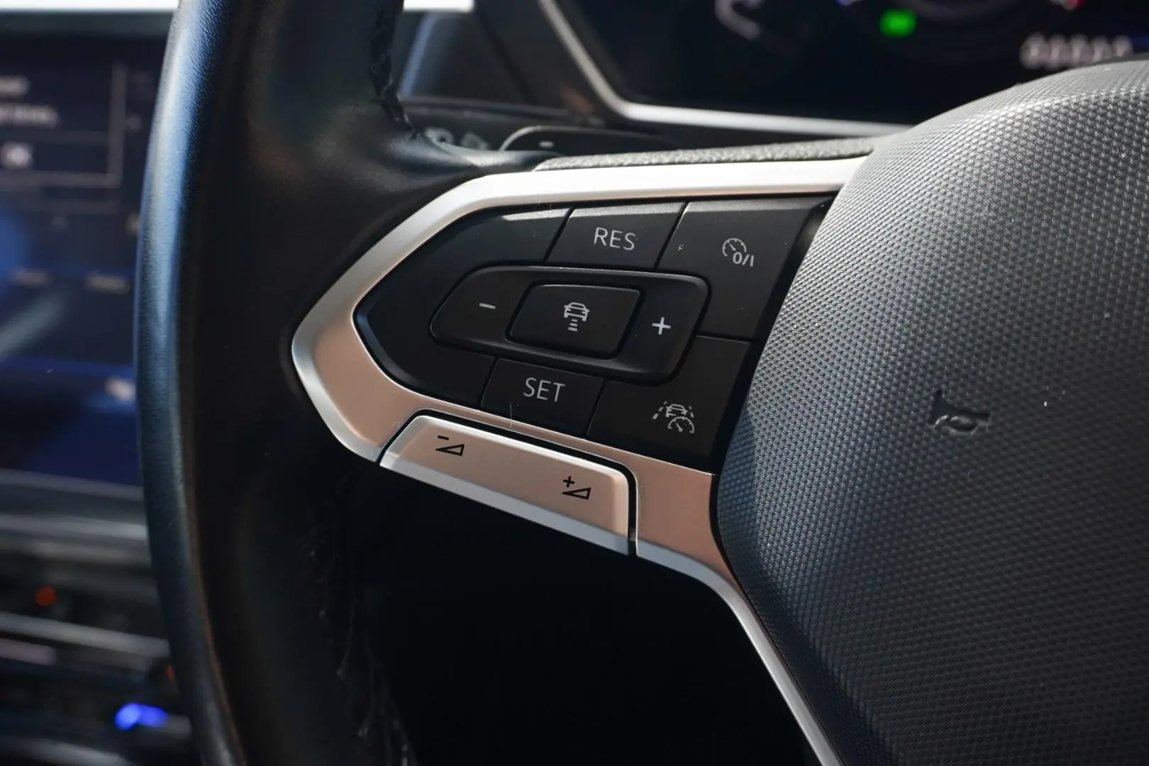 2022 Volkswagen Tiguan Gallery Image 22