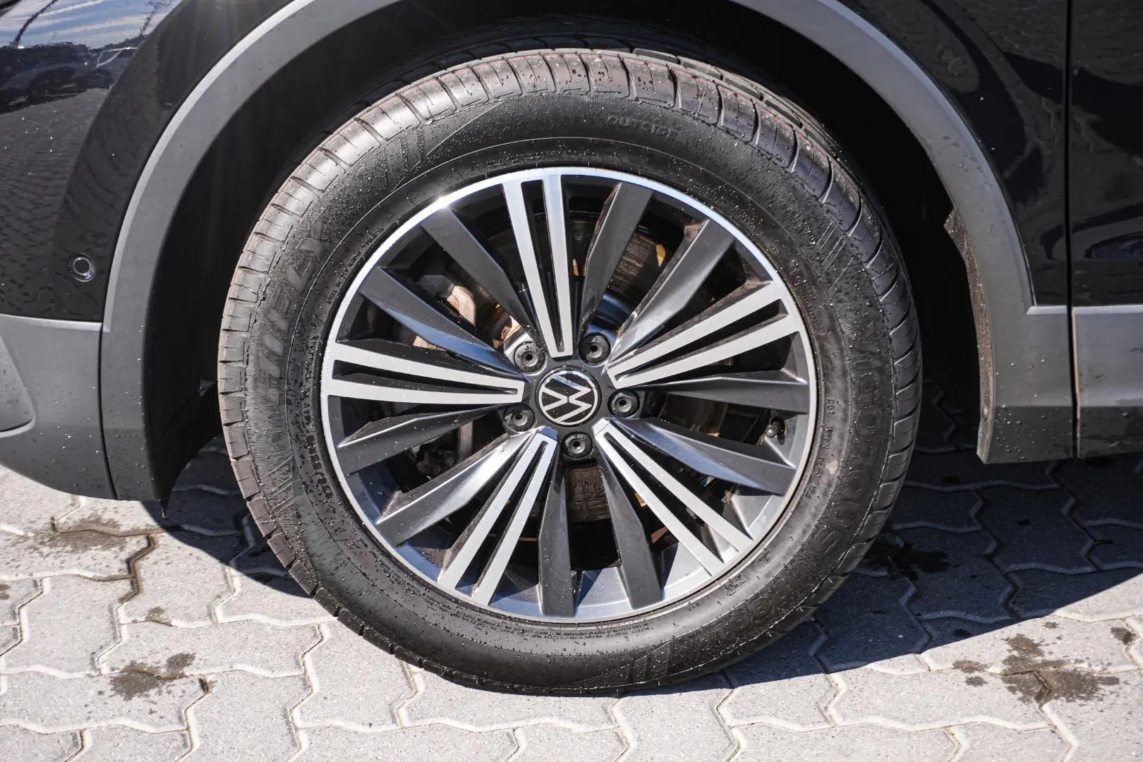 2022 Volkswagen Tiguan Gallery Image 13