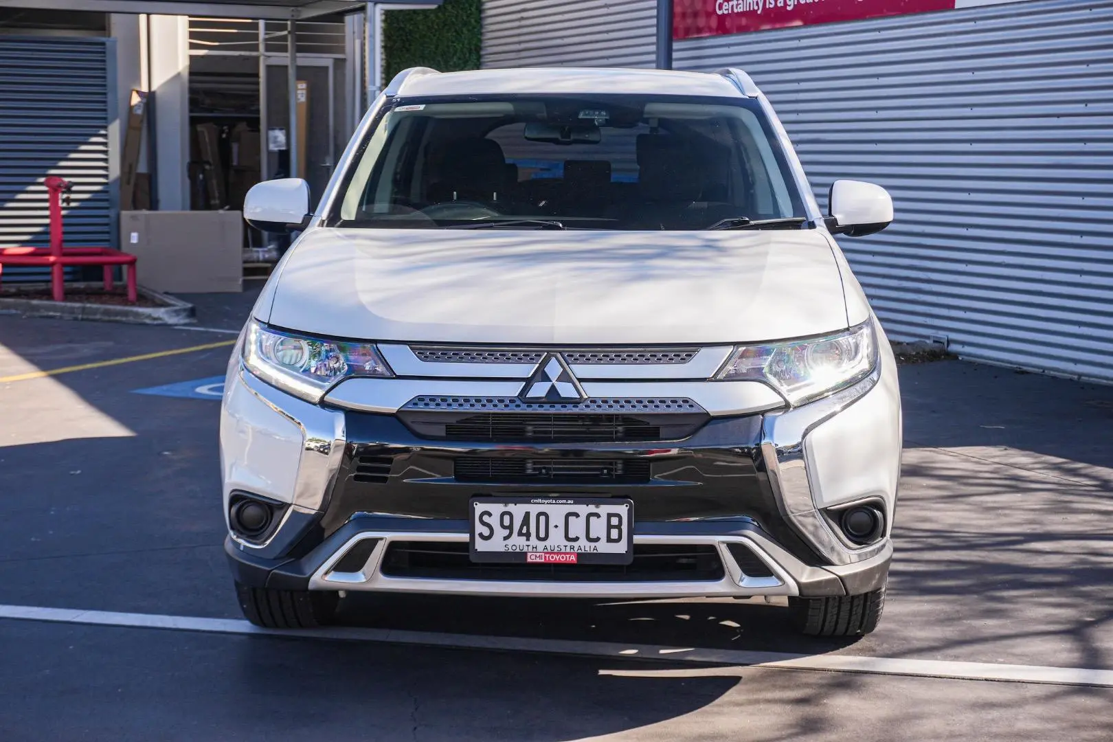 2019 Mitsubishi Outlander Gallery Image 5