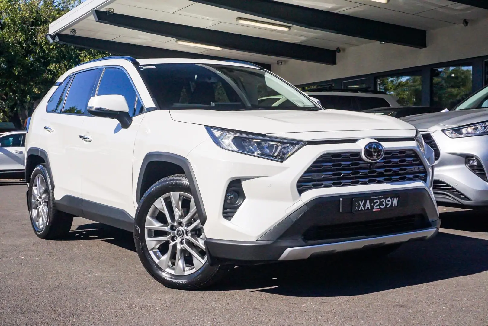 2020 Toyota Rav4 Gallery Image 2