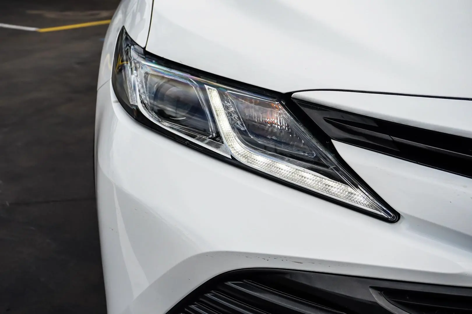 2019 Toyota Camry Gallery Image 13