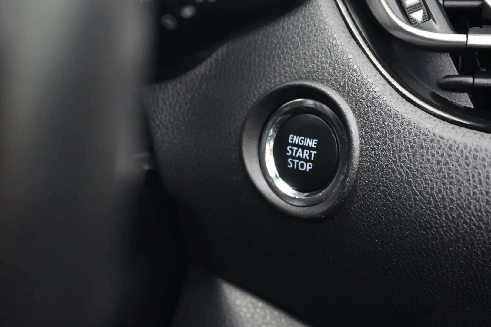 2018 Toyota C-HR Gallery Image 25