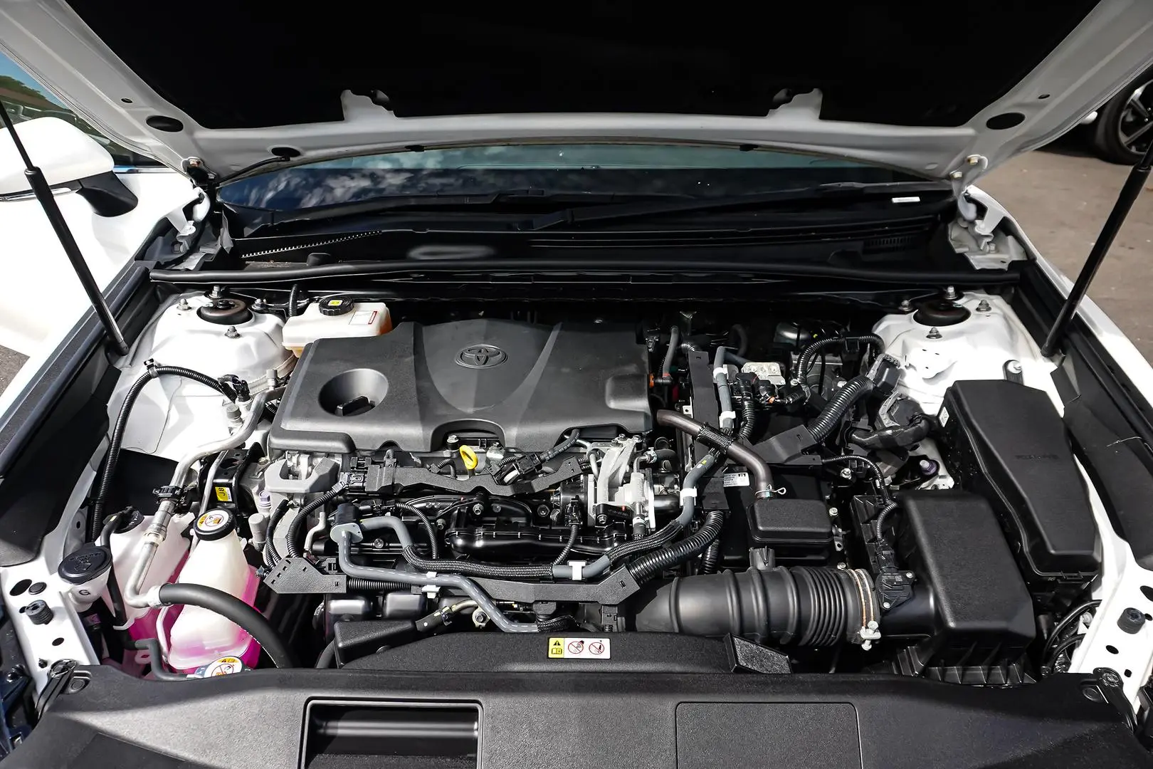 2019 Toyota Camry Gallery Image 23