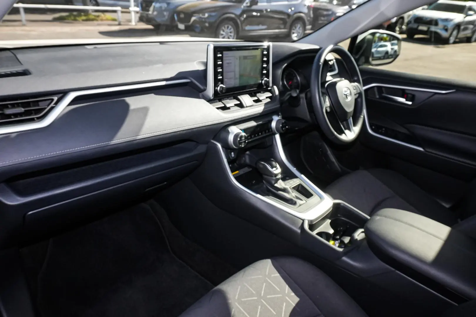 2020 Toyota RAV4 Gallery Image 11