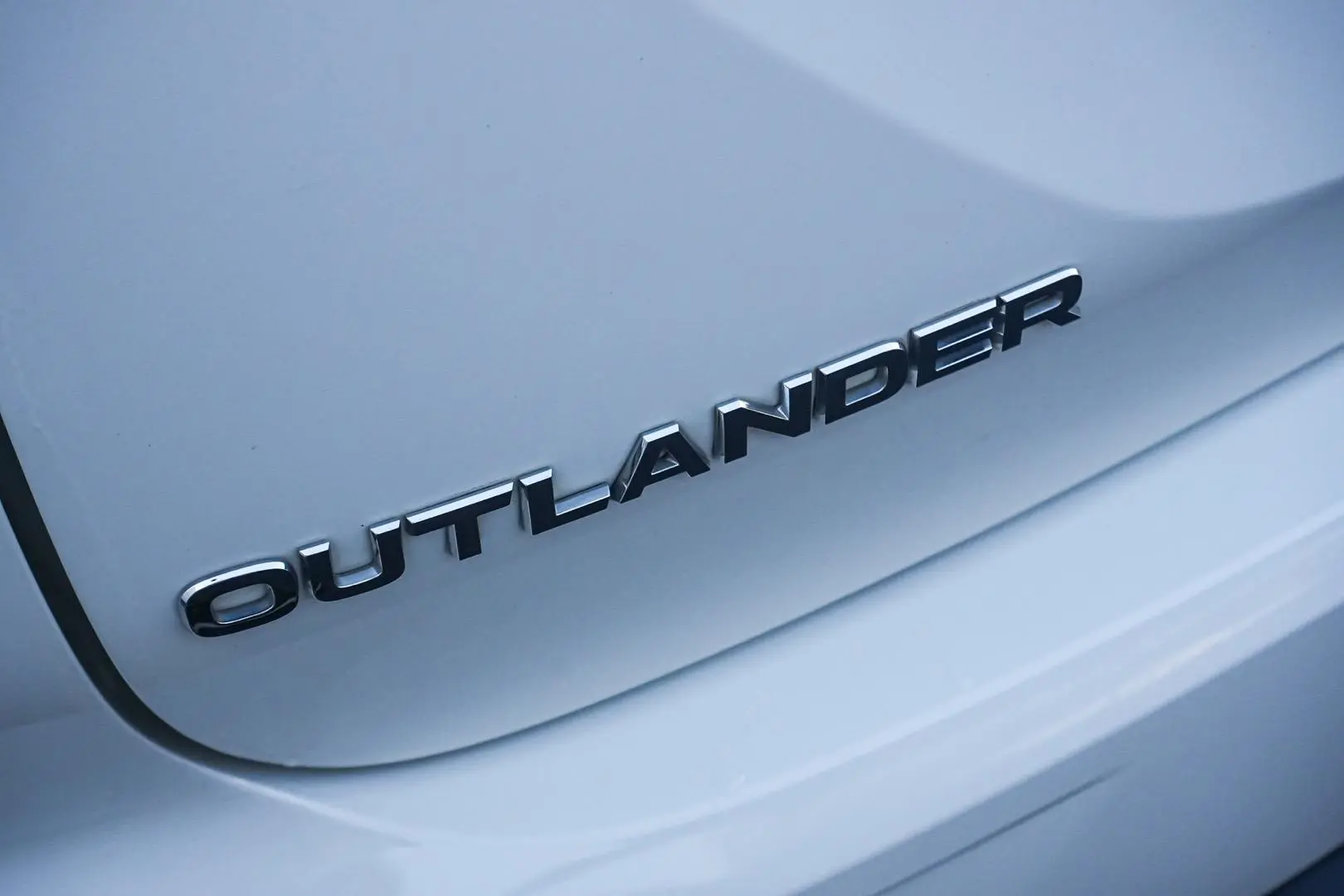 2023 Mitsubishi Outlander Gallery Image 16