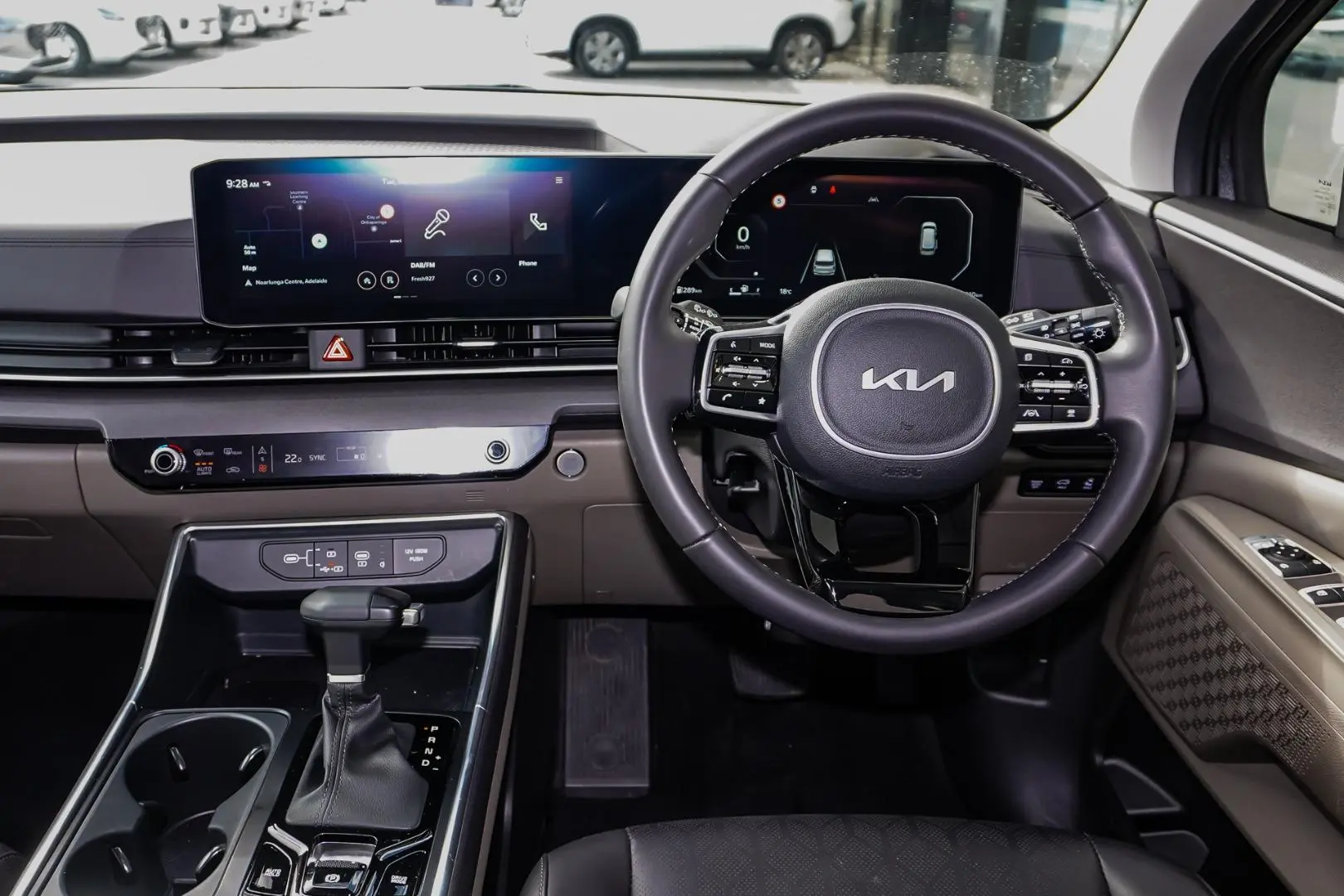 2024 Kia Carnival Gallery Image 9