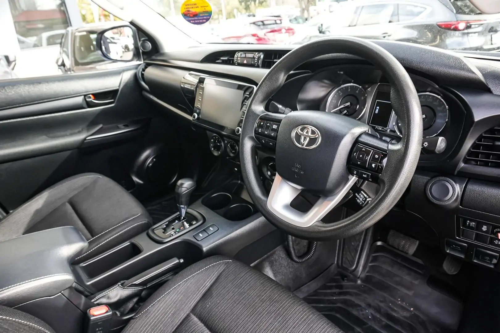 2021 Toyota Hilux Gallery Image 7