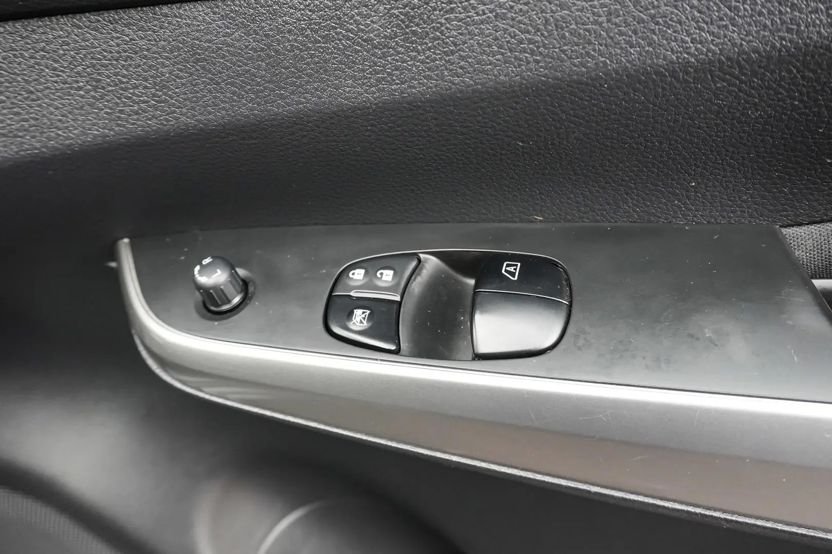 2022 Nissan Navara Gallery Image 14