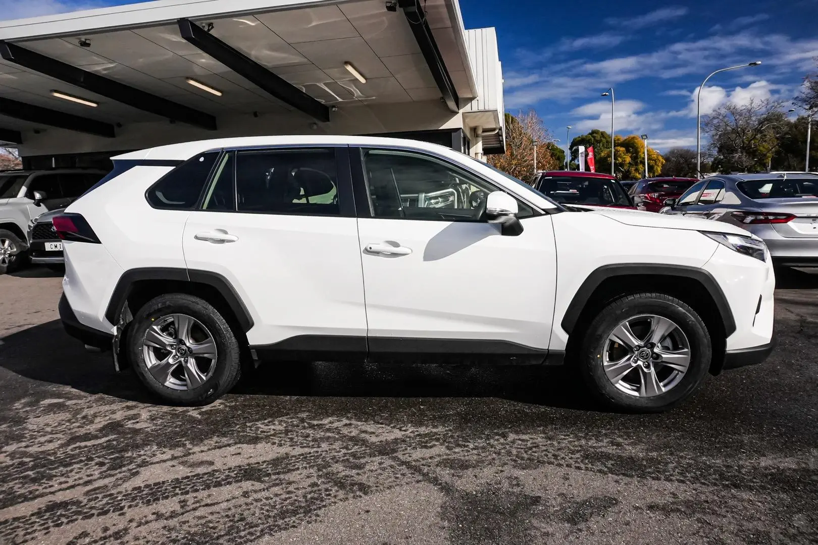 2022 Toyota RAV4 Gallery Image 4
