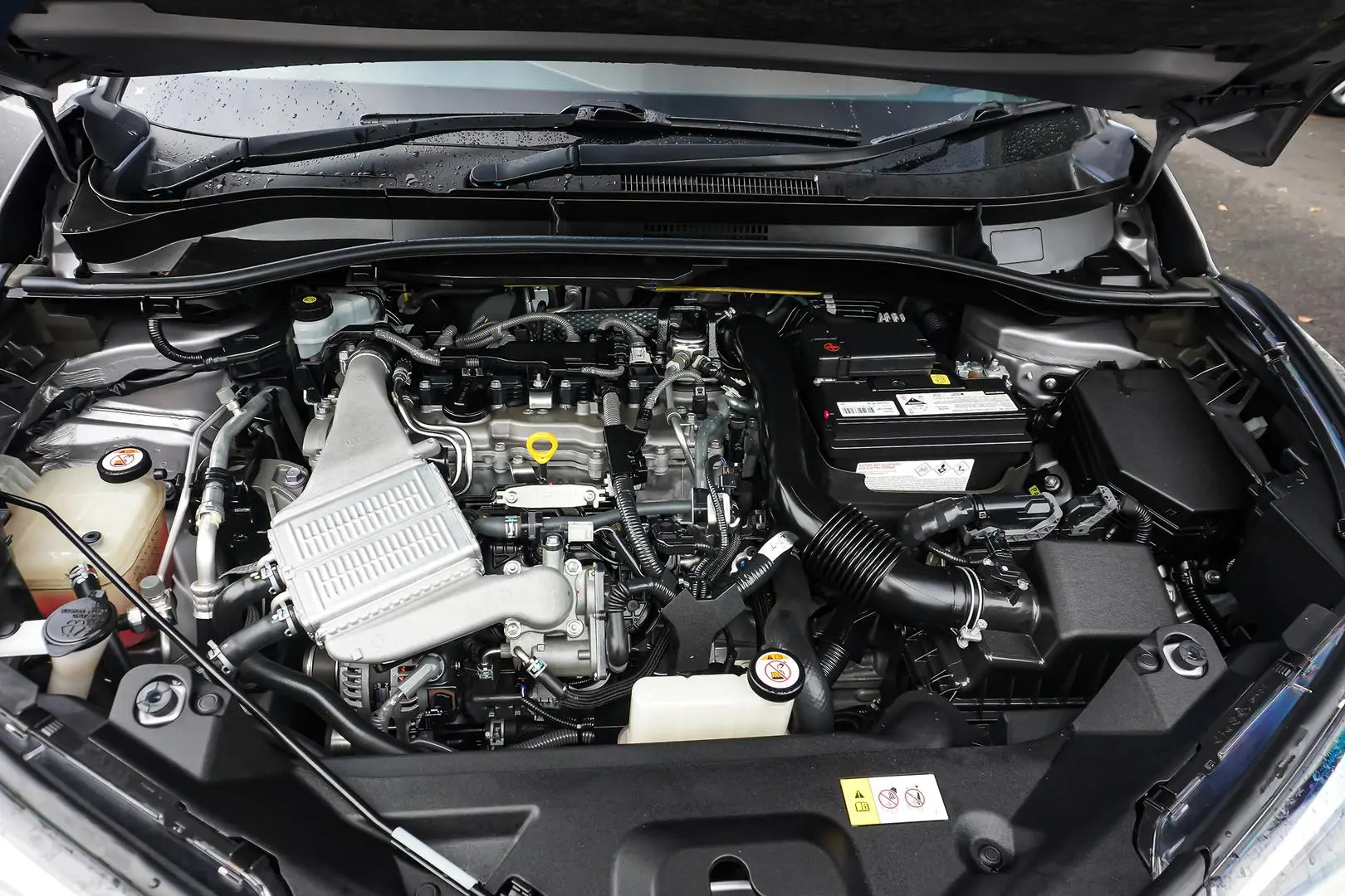 2018 Toyota C-HR Gallery Image 24