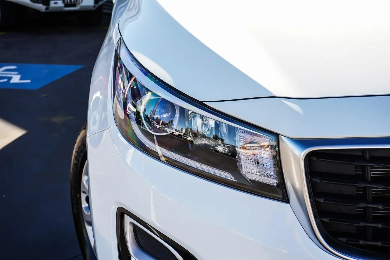 2020 Kia Carnival Gallery Image 12