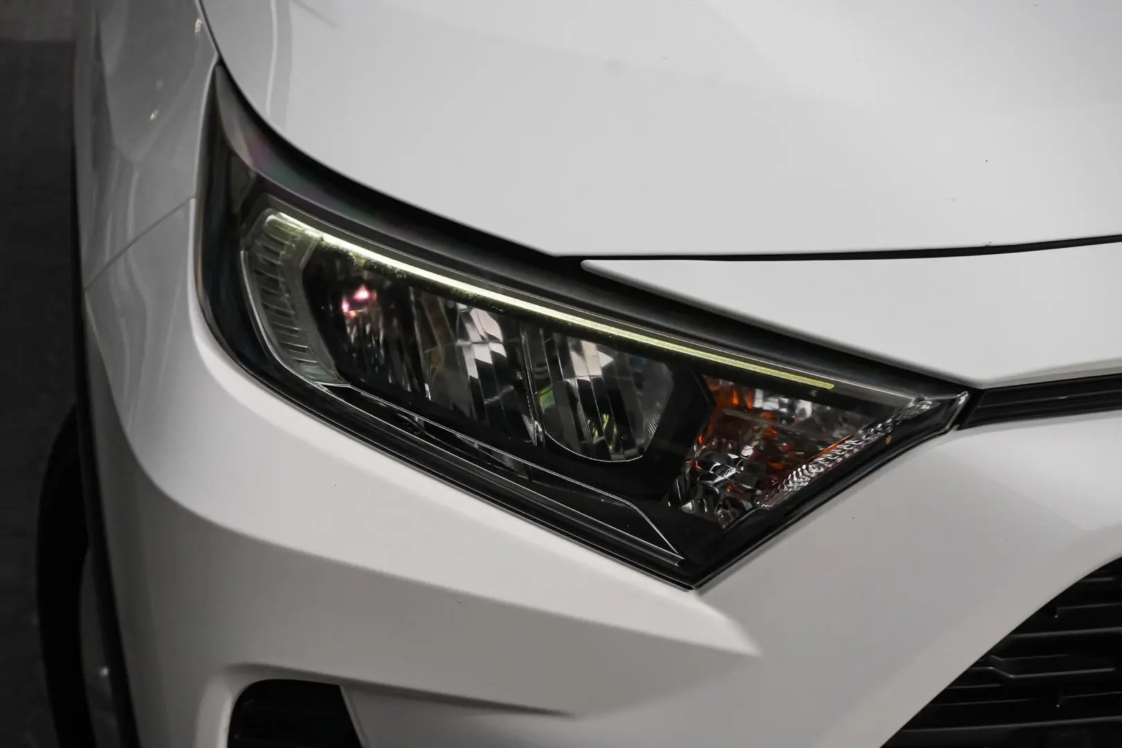 2019 Toyota RAV4 Gallery Image 12