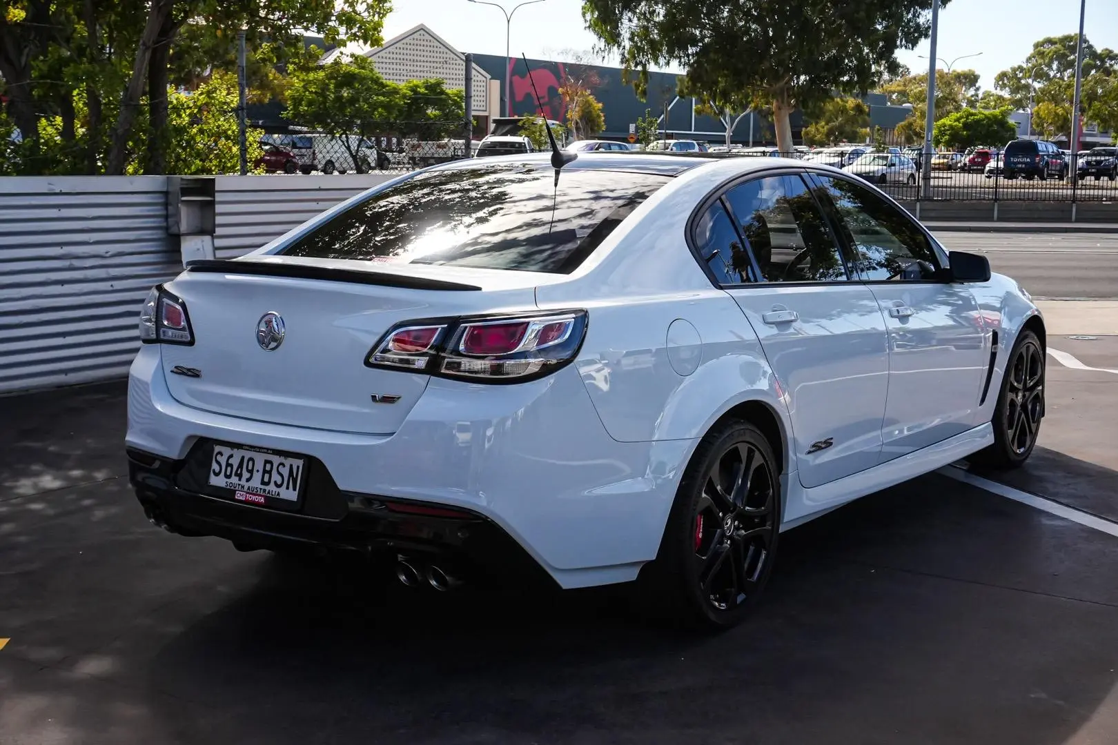 2017 Holden Commodore Gallery Image 3