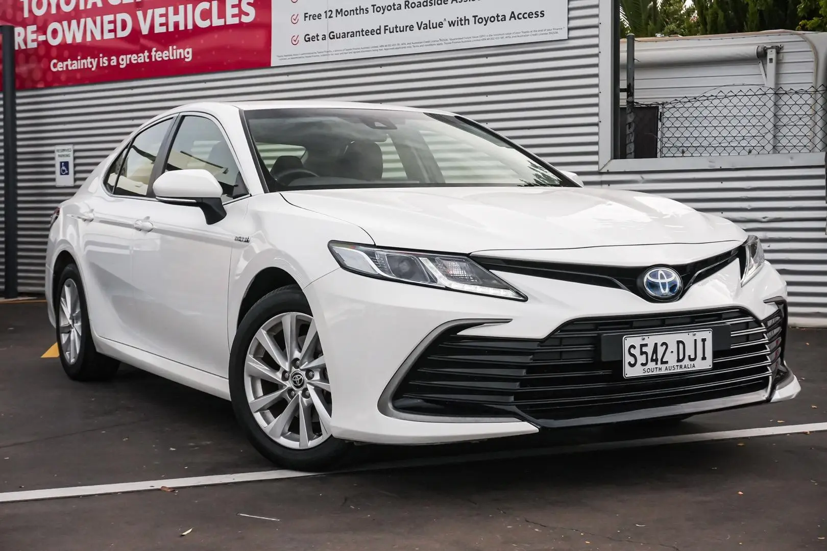 2023 Toyota Camry Gallery Image 2