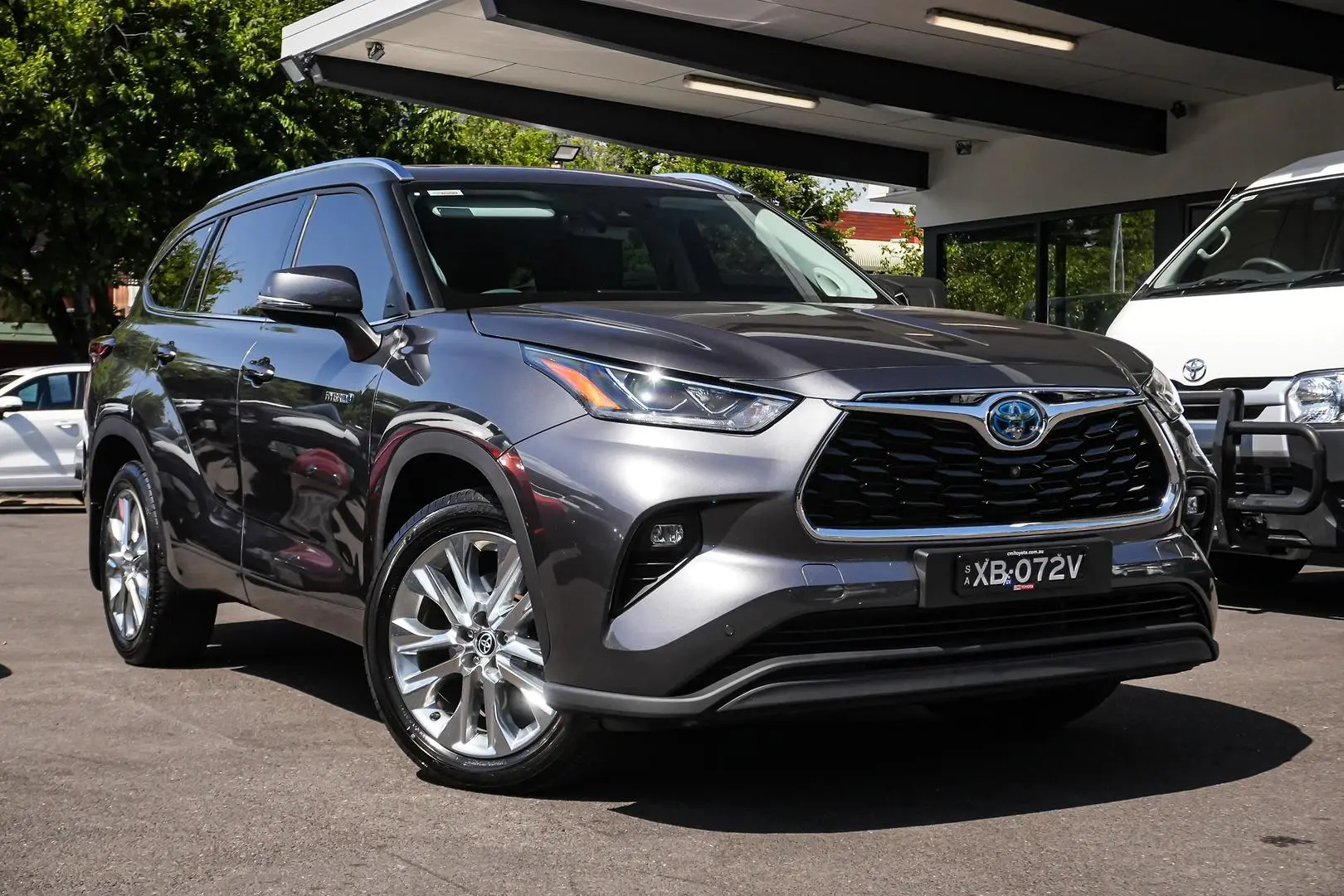 2021 Toyota Kluger Gallery Image 2