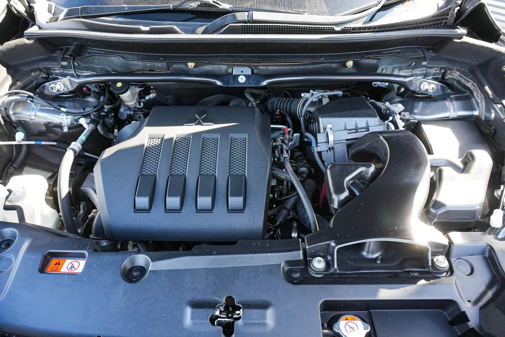 2019 Mitsubishi Eclipse Cross Gallery Image 24