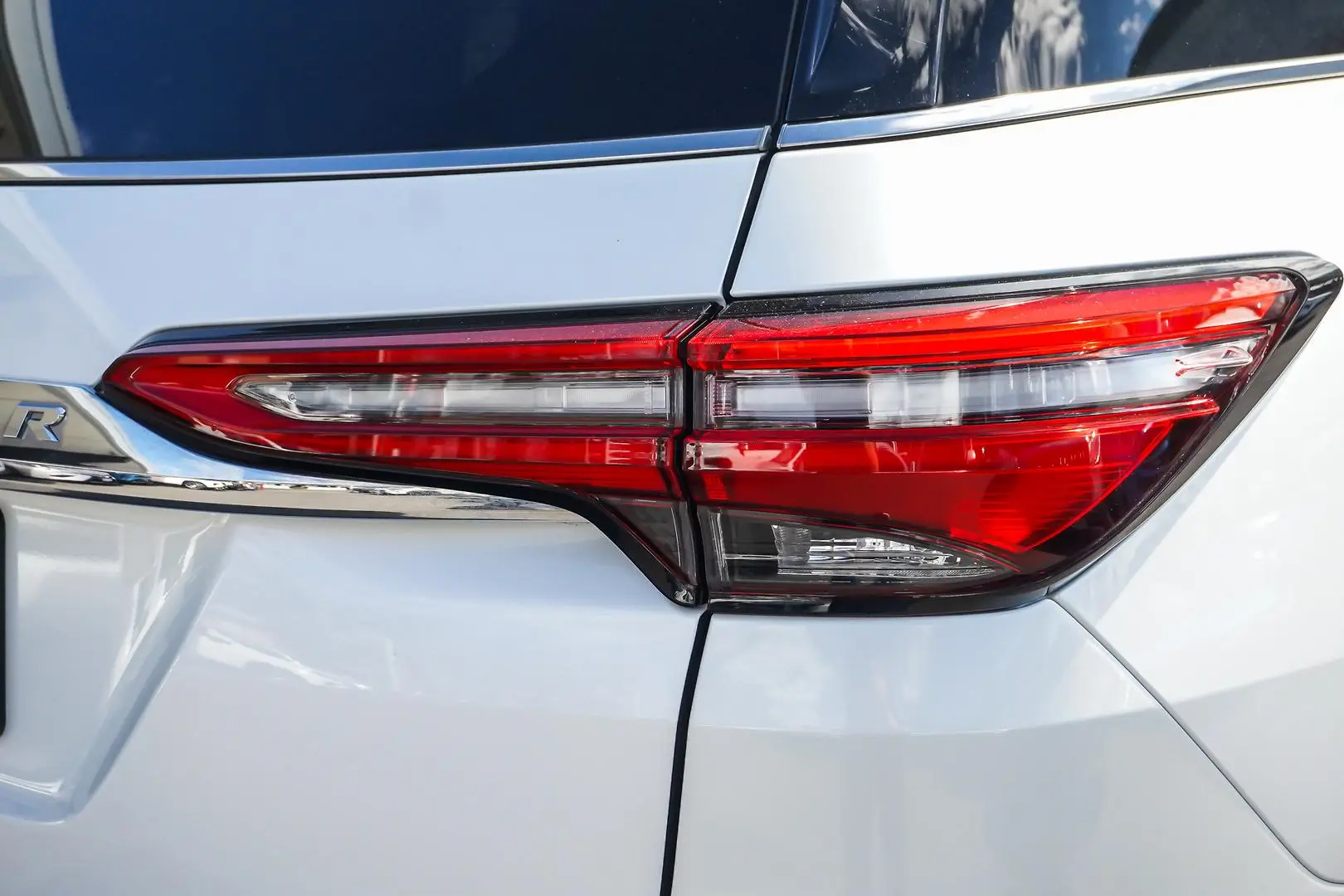 2021 Toyota Fortuner Gallery Image 14