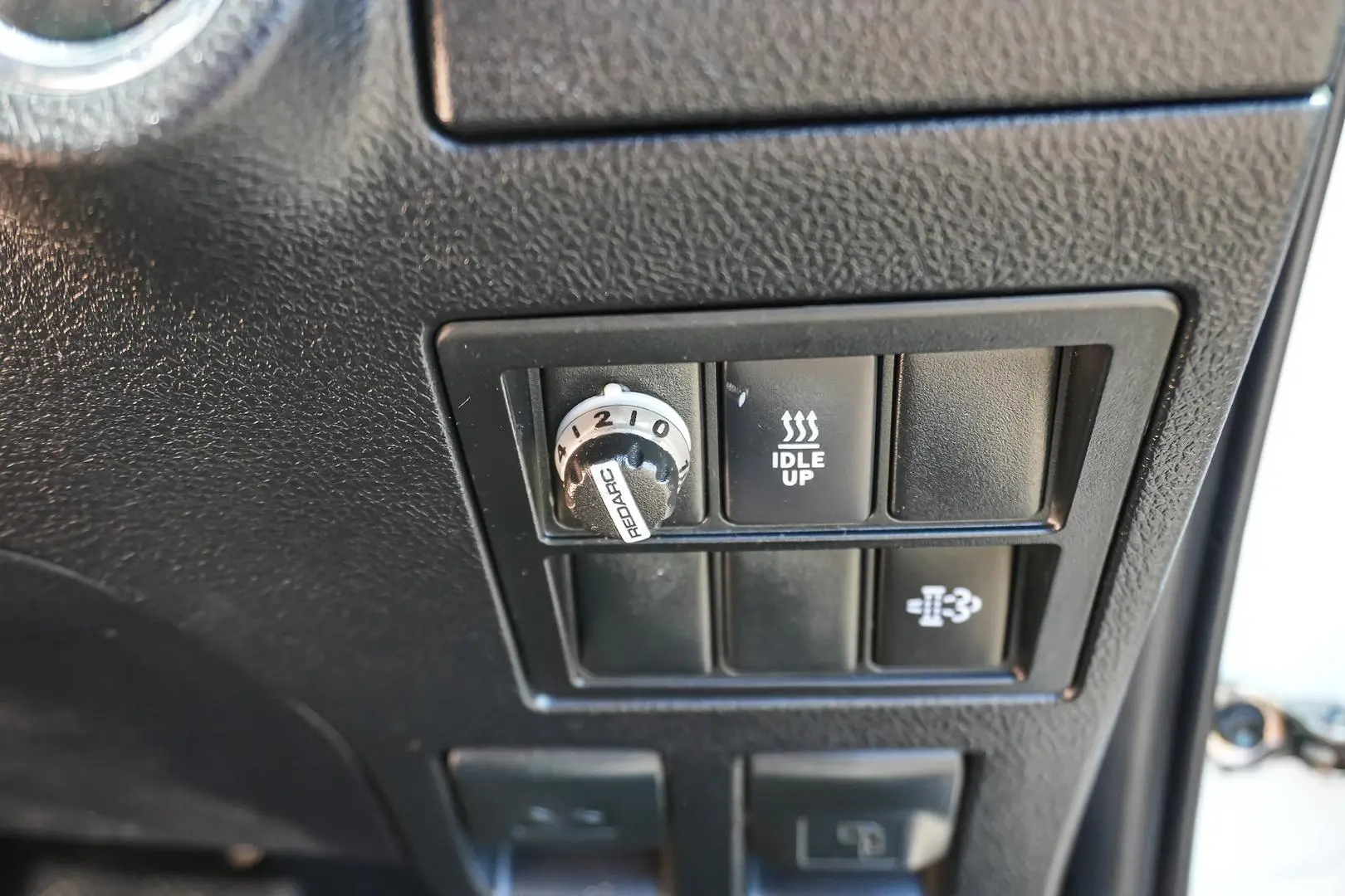 2016 Toyota Hilux Gallery Image 23