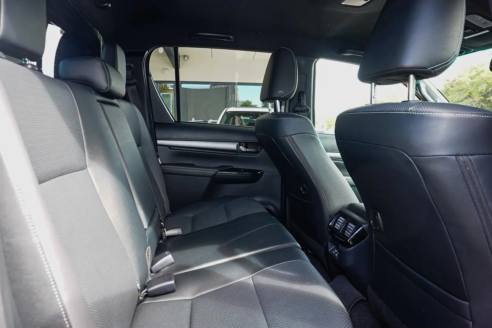 2024 Toyota Hilux Gallery Image 8