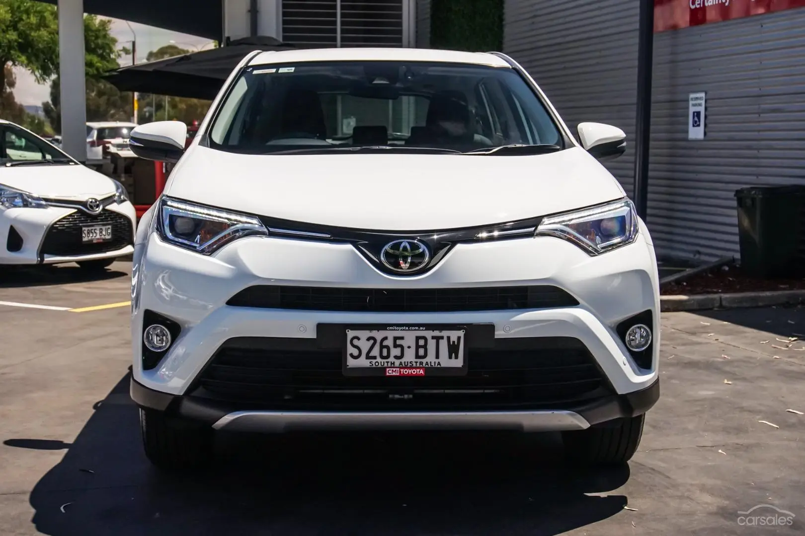 2017 Toyota RAV4 Image 4