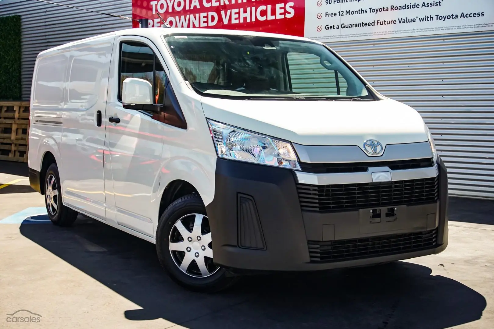 2019 Toyota Hiace Image 1